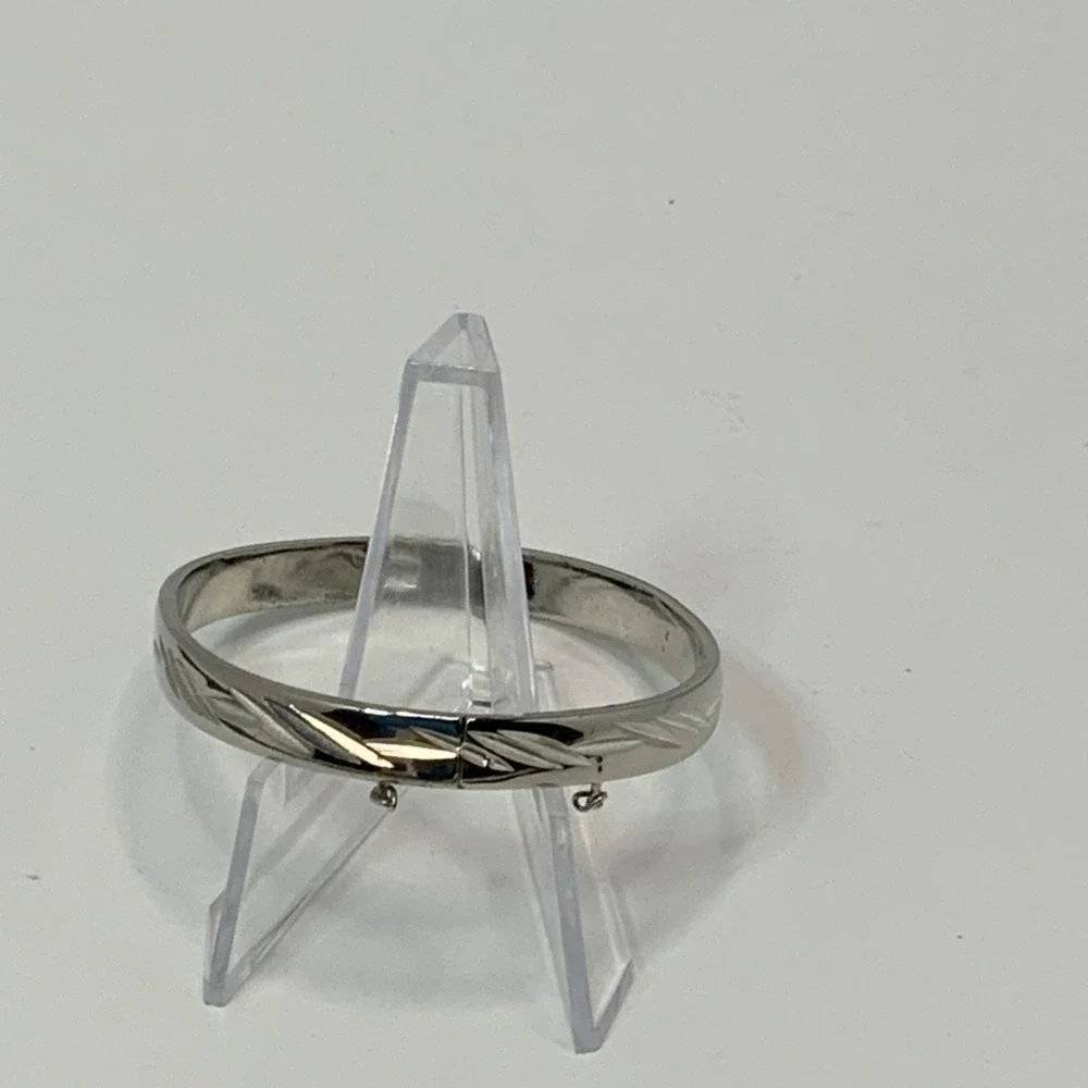 Vintage‎ Etched Silver Plated Hinged Bangle Bracelet (No Safety Chain)